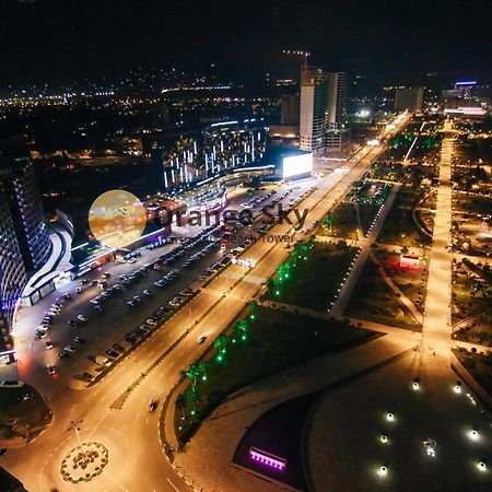 Orange Sky Apartments Beach Tower Batumi Bagian luar foto