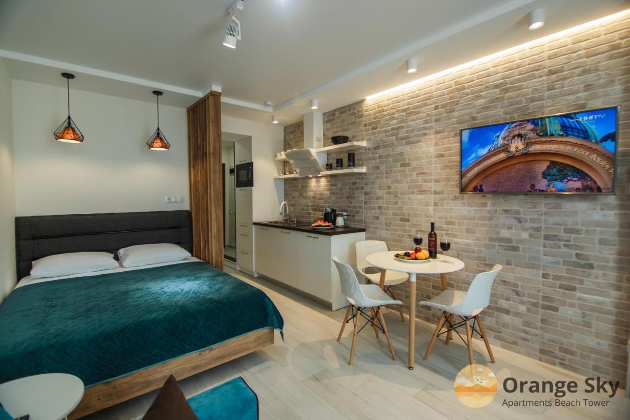 Orange Sky Apartments Beach Tower Batumi Bagian luar foto