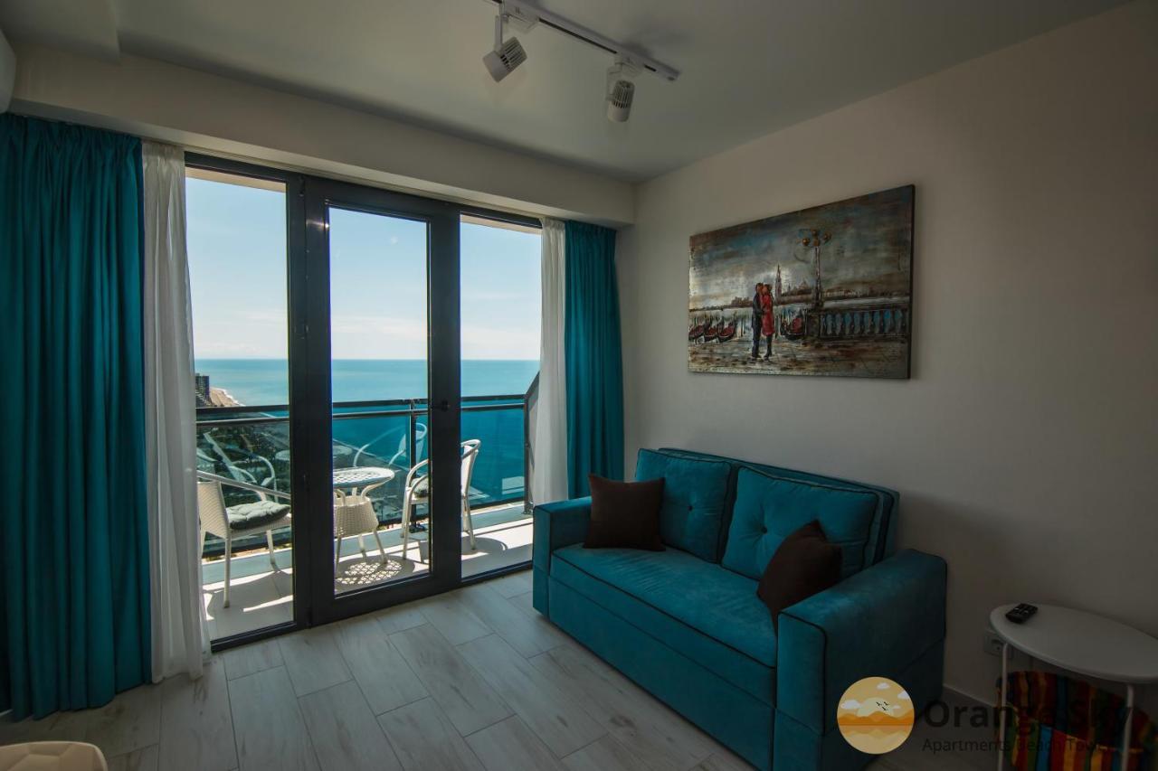 Orange Sky Apartments Beach Tower Batumi Bagian luar foto