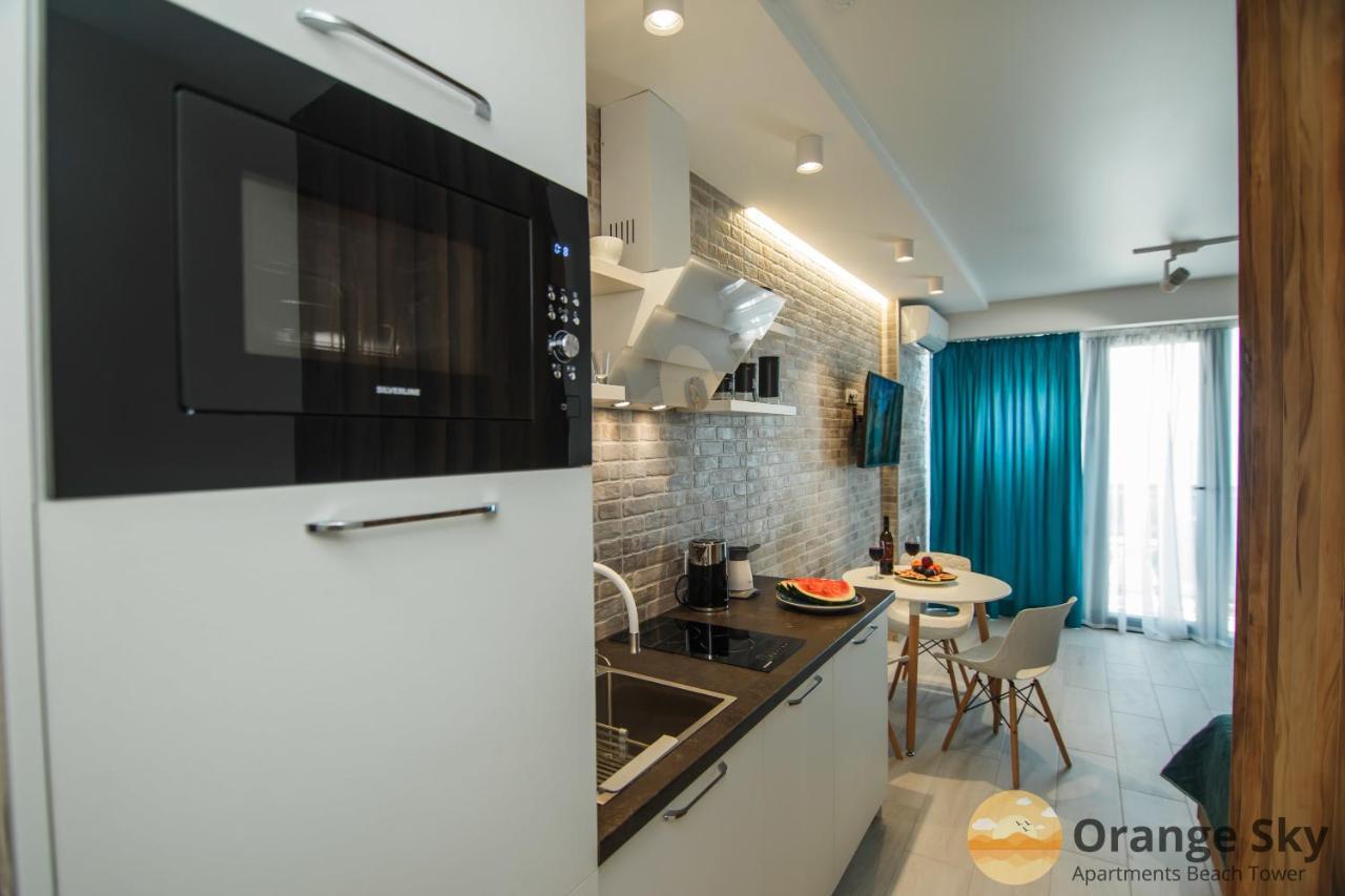 Orange Sky Apartments Beach Tower Batumi Bagian luar foto